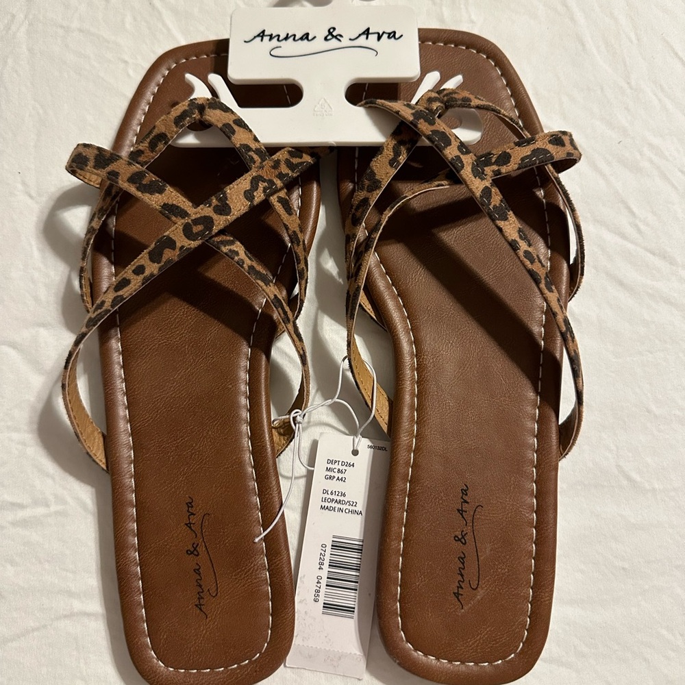 NWT Anna & Ava sandals